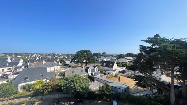 QUIBERON - Vue mer de 20 m² avec loggia et stationnement proche de la grande Plage