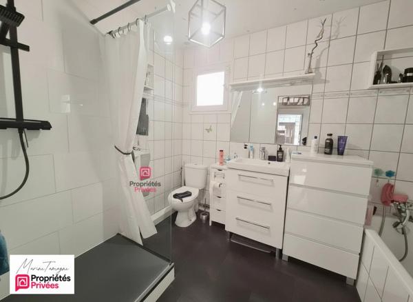 Maison individuelle avec jardin sans vis-à-vis, 5 chambres,  stationnement privatif et tramway à 5 minutes."