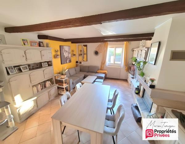 Maison individuelle avec jardin sans vis-à-vis, 5 chambres,  stationnement privatif et tramway à 5 minutes."