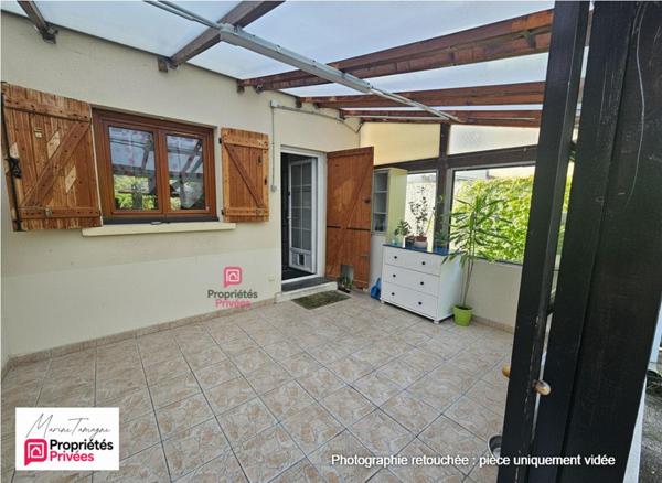 Maison individuelle avec jardin sans vis-à-vis, 5 chambres,  stationnement privatif et tramway à 5 minutes."