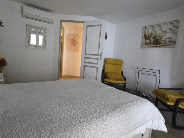 Maison au calme avec deux logements et garage