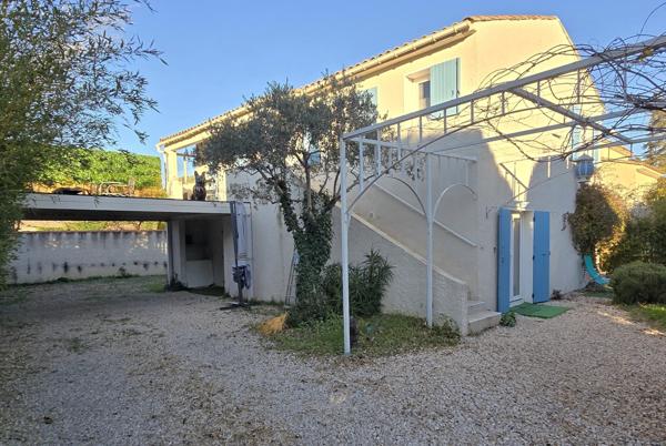 Maison au calme avec deux logements et garage