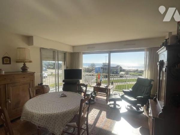 APPARTEMENT FACE MER 6 pièces  2 caves - 2 places de stationnement