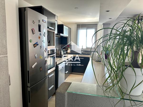 Appartement Nice 3 pièce(s) 61 m2 - Vue mer panoramique - parking extérieur