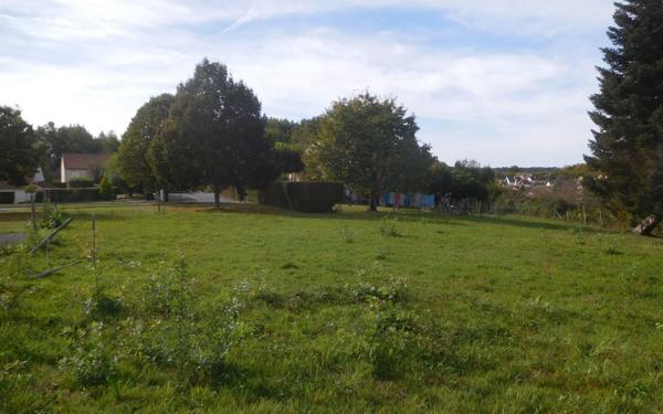 Terrain à vendre    Saint-Yrieix-la-Perche