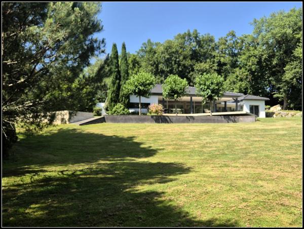 Maison contemporaine unique – Environnent magnifique, domotique, confort ultime – Proche du village de La Romieu (32480), Gers