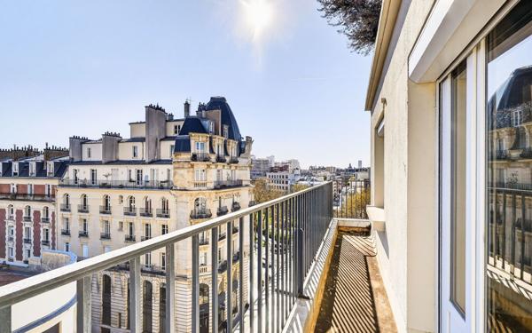 Appartement à vendre    2 pièces • 47,50 m2 Paris 11