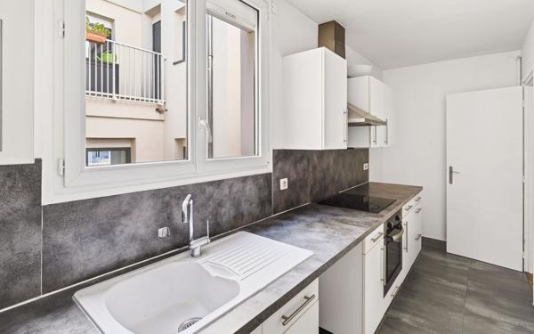 Appartement à vendre    2 pièces • 47,50 m2 Paris 11
