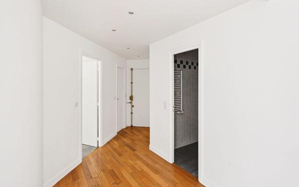 Appartement à vendre    2 pièces • 47,50 m2 Paris 11