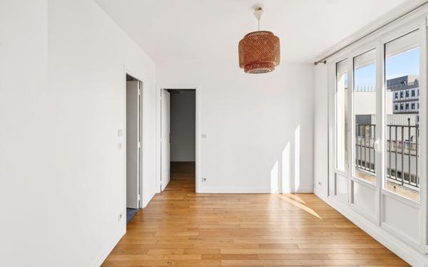 Appartement à vendre    2 pièces • 47,50 m2 Paris 11