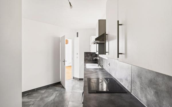 Appartement à vendre    2 pièces • 47,50 m2 Paris 11