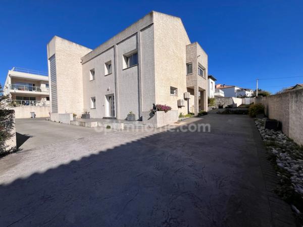 Villa 9 pièces - 235m2 - vue et proche de la mer - Cap d'Agde (34)