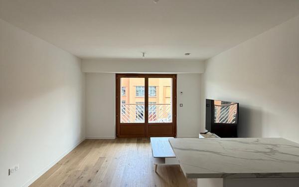 Appartement à louer    3 pièces • 65,23 m2 Saint-Ouen