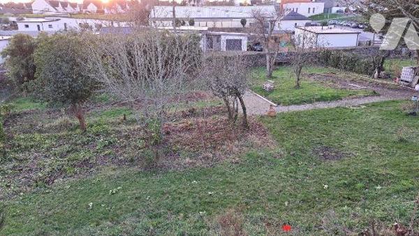 Terrain à Vendre à Morlaix (29600) en Finistère (29).

Ce terrain à bâtir présente une surfac...