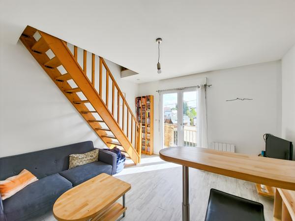 Sainte-Geneviève-des-Bois (91700) Duplex de 48 m2 habitable + balcon + place de parking / quartier Mairie