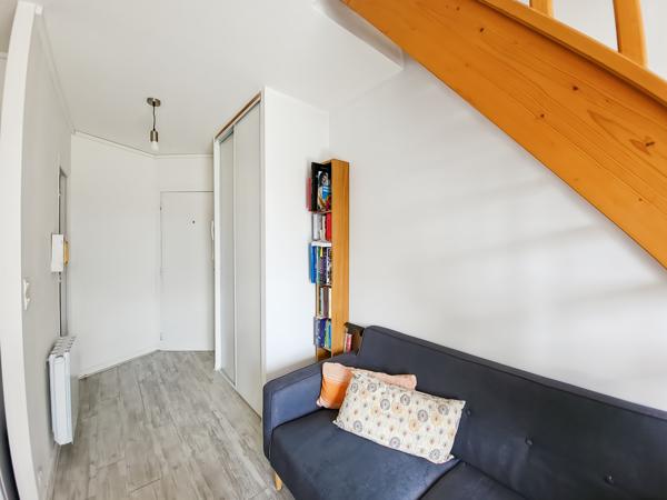 Sainte-Geneviève-des-Bois (91700) Duplex de 48 m2 habitable + balcon + place de parking / quartier Mairie