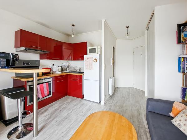 Sainte-Geneviève-des-Bois (91700) Duplex de 48 m2 habitable + balcon + place de parking / quartier Mairie