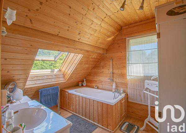 Maison 10 pièces de 233 m² à Ussac (19270)