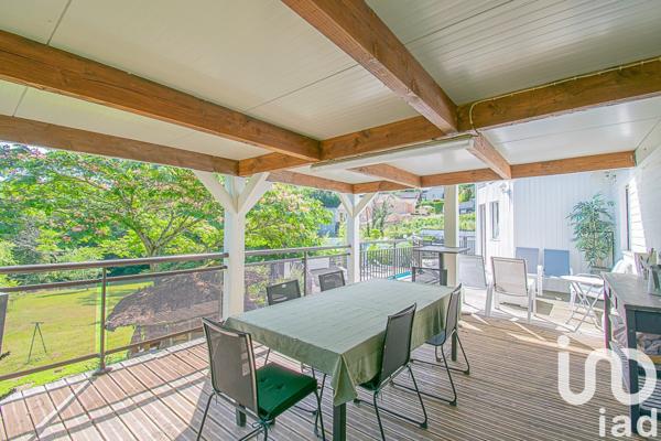 Maison 10 pièces de 233 m² à Ussac (19270)