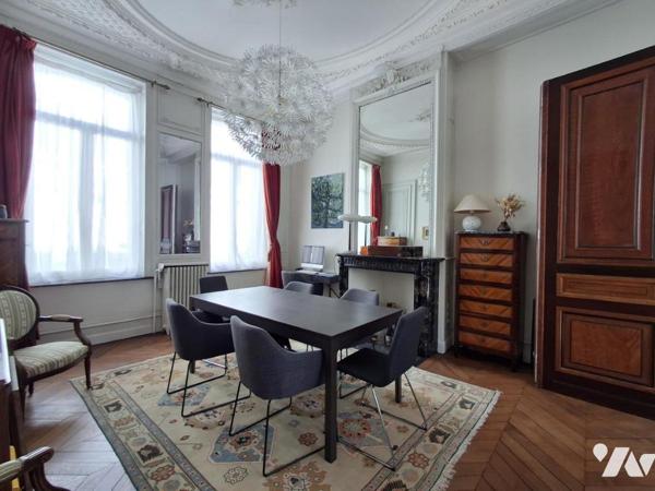 LILLE REPUBLIQUE MAISON Double distribution- 232m²hab- JARDIN Sud/Est. Achat PARKING en sus possible