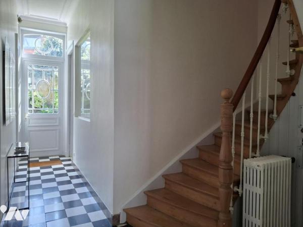LILLE REPUBLIQUE MAISON Double distribution- 232m²hab- JARDIN Sud/Est. Achat PARKING en sus possible