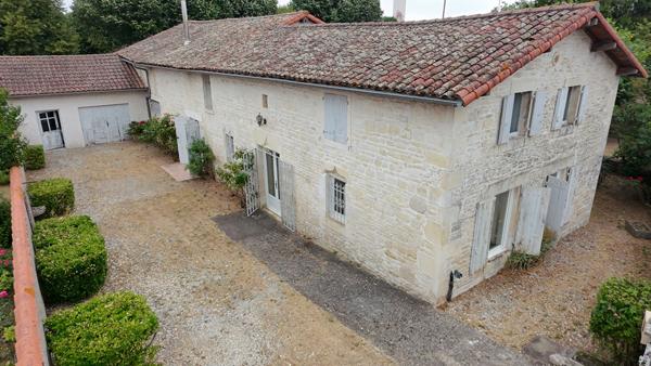 Maison de caractère - Chaunay 5 pièce(s) -151 m2