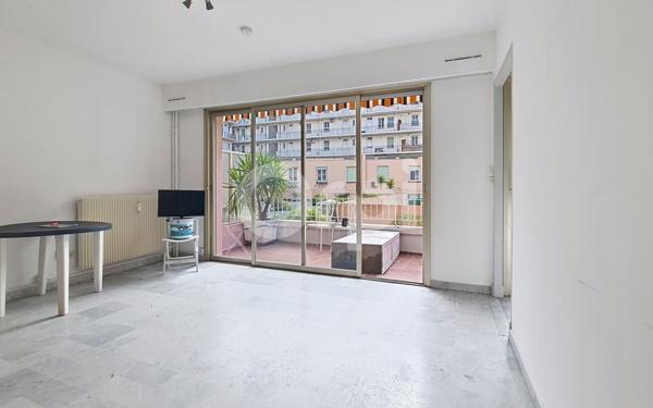 Appartement à vendre    1 pièce • 28,91 m2 Juan-les-Pins - Antibes