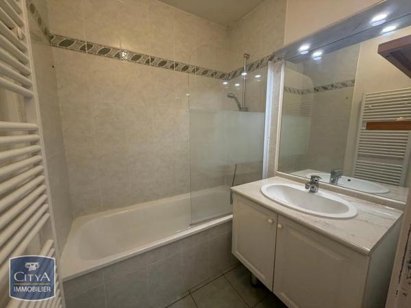 Appartement à louer 3 pièces 72.1m² Mâcon (71000)