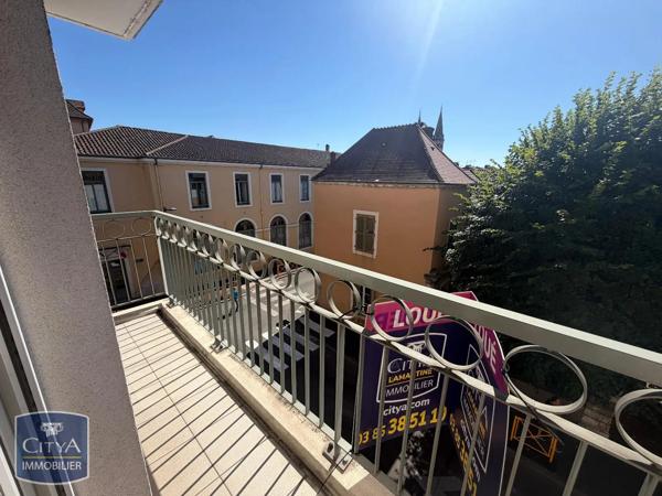 Appartement à louer 3 pièces 72.1m² Mâcon (71000)