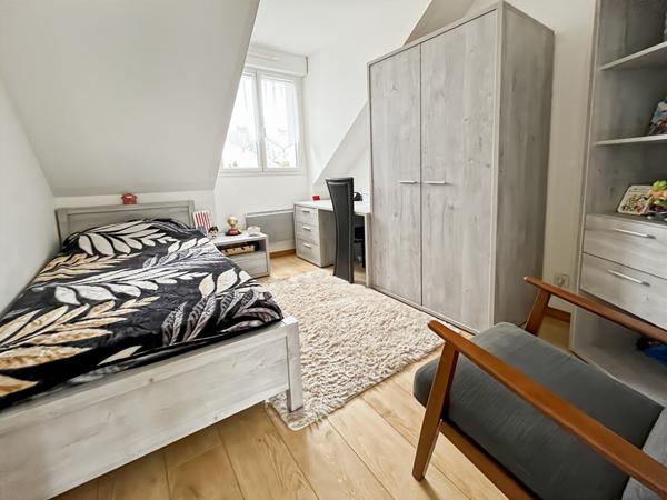 Maison d'exception 8 pièces à Longpont-sur-Orge -Piscine chauffée et volumes remarquables