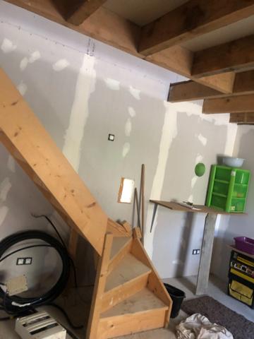 Maison en pierre de 82 m2 à finir de rénover et jardin de 620m2