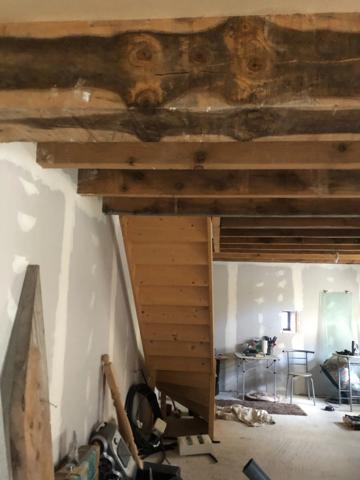 Maison en pierre de 82 m2 à finir de rénover et jardin de 620m2