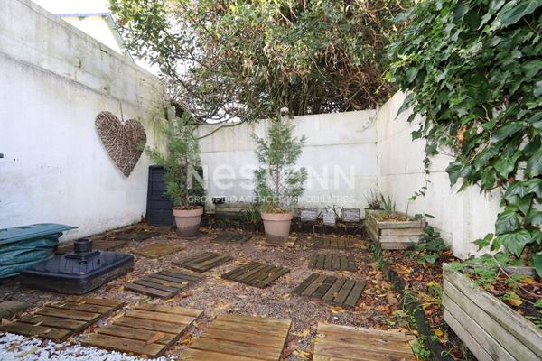 Charmante maison de ville avec jardinet, tout à pied, 2 chambres, petite cour sans vis-à-vis