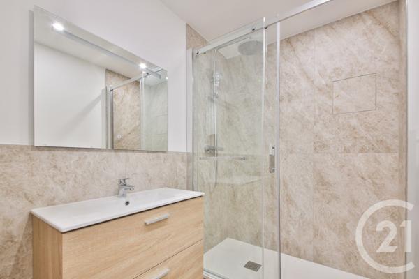 Appartement F5 à vendre  5 pièces - 108,37 m2 PARIS - 75009