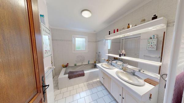 Maison plain pied à Pennautier avec Piscine et garage