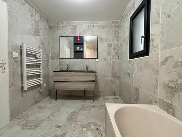 Maison moderne idéalement située