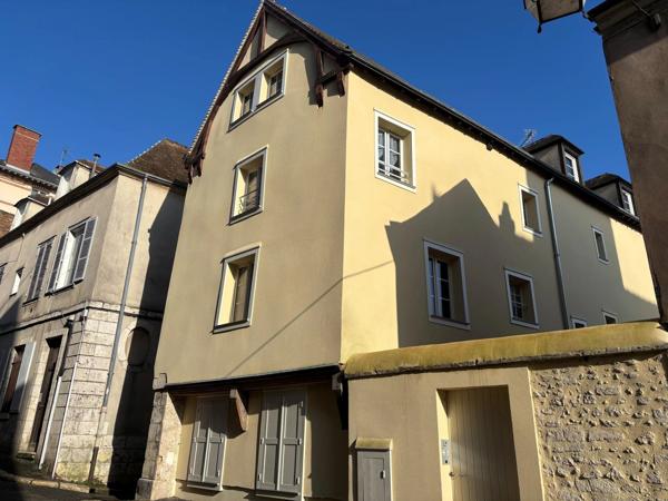 Location                                                      Appartement
                        
                     1 pièces                      21 m2                     à Chartres