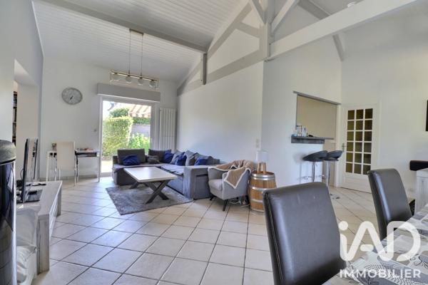 Maison à vendre 6 pièces 148 m² Léognan