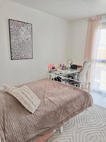 Magnifique appartement spacieux T5 de 83 m² au second étage sans ascenseur avec balcon et cave