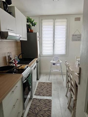 Magnifique appartement spacieux T5 de 83 m² au second étage sans ascenseur avec balcon et cave