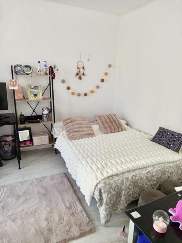 Magnifique appartement spacieux T5 de 83 m² au second étage sans ascenseur avec balcon et cave