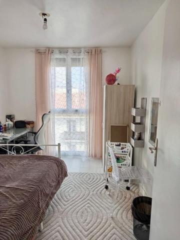 Magnifique appartement spacieux T5 de 83 m² au second étage sans ascenseur avec balcon et cave