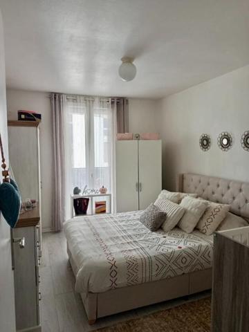Magnifique appartement spacieux T5 de 83 m² au second étage sans ascenseur avec balcon et cave