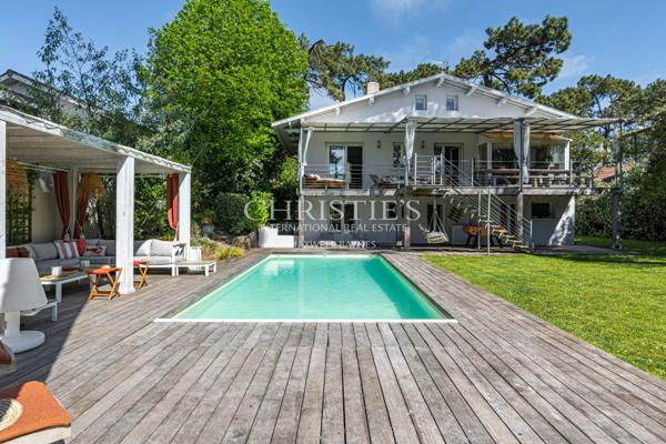 Villa familiale avec piscine grand jardin