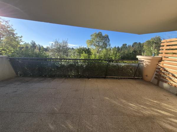 Avignon (84140) *** SOUS COMPROMIS*** MONTFAVET (84140) - APPARTEMENT 55 M2 AVEC GRANDE TERRASSE + 2 PLACES DE PARKING + 1 CA