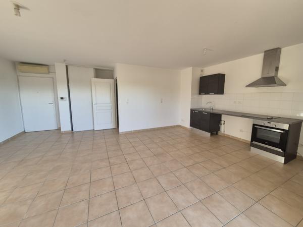 Avignon (84140) *** SOUS COMPROMIS*** MONTFAVET (84140) - APPARTEMENT 55 M2 AVEC GRANDE TERRASSE + 2 PLACES DE PARKING + 1 CA