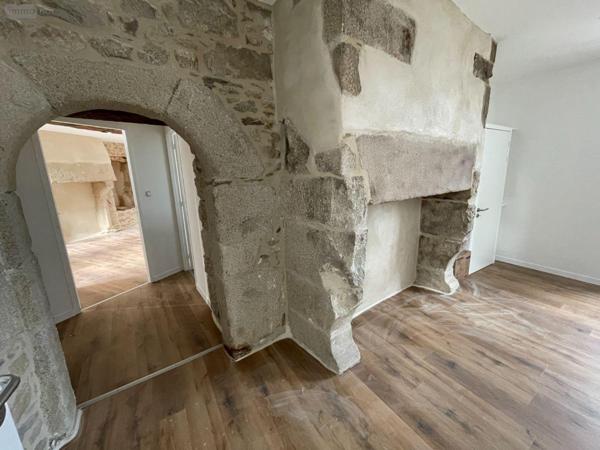 Appartement rénové à vendre à Saint-Pol-de-Léon dans le Finistère (29250), ref : 25257   
Centre ville