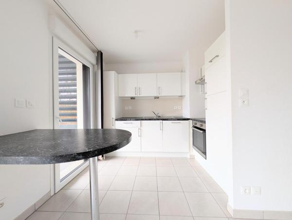superbe 3p de 66m² avec terrasse de 51m² et jardin de 60m², cave et parking privé
