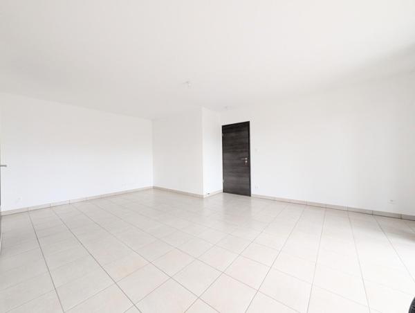 superbe 3p de 66m² avec terrasse de 51m² et jardin de 60m², cave et parking privé