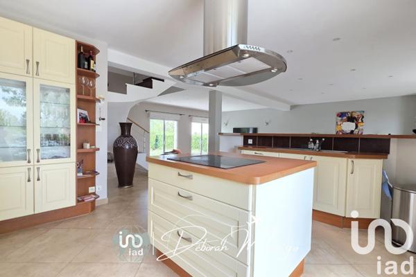 Maison à vendre 8 pièces 195 m² Breuil-Bois-Robert